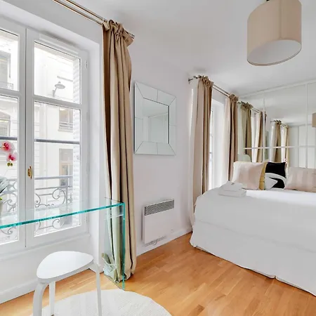 Charming -1br-4p- Arc De Triomphe Lägenhet